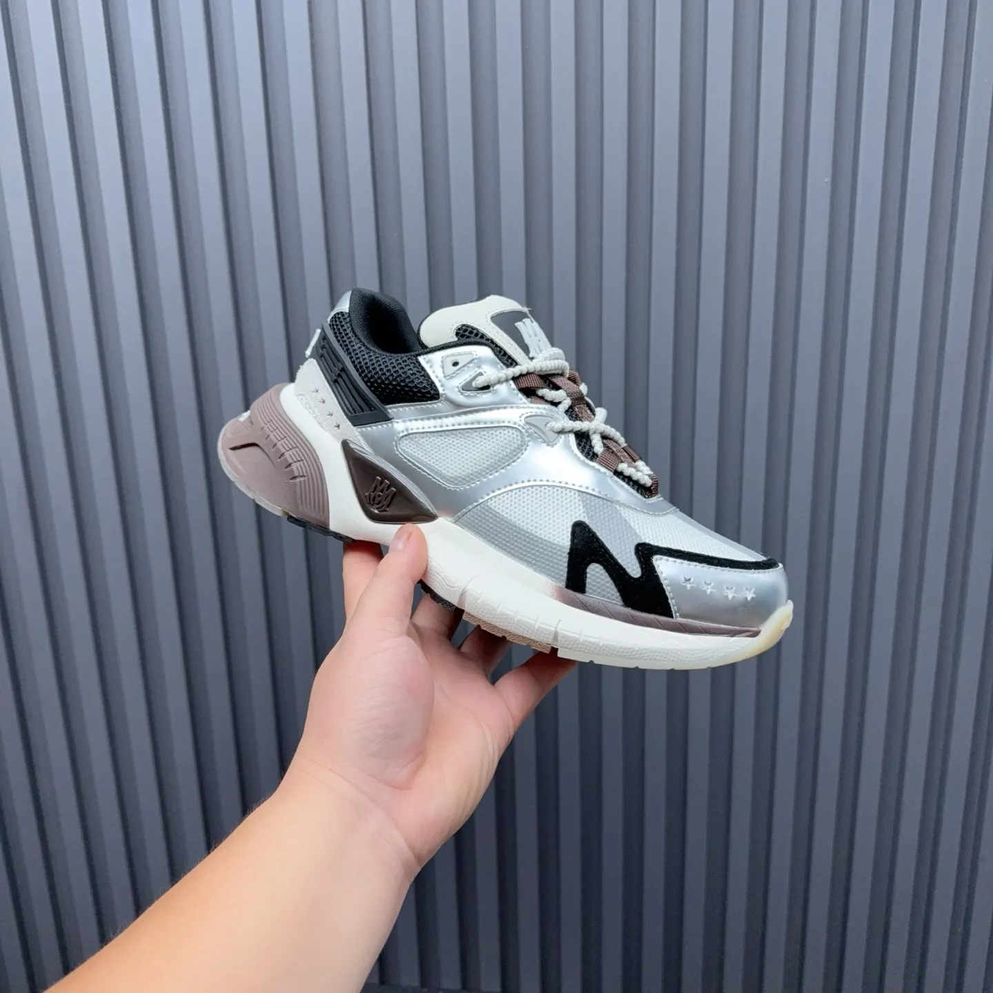 [AMIRI Amir] P: 760💰Size for couples: Female 35-40; Male 39-44; (Customized at 45.46) AMIRI Amir New Autumn and Winter Products New Autumn Latest Catwalk Couple Color Block Bread Casual Sports Shoes Series 〰 Casual fashion style full of details New generation of bone shoes popular classic upgrades Super comfortable and super popular! AUTRY is an exclusive version of AUTRY couple casual shoes from a high street brand in Los Angeles. Many celebrity Internet celebrities have the same style. Chinese new rapper Xiaobai Gali, Wang Yibo, Yang Mi and other Internet celebrity bloggers are competing for their feet. The three-dimensional molded metal logo on the side of the AJ1 shoe is on par with Nike's popular Fog. The heroic value instantly has a bit of punk rock flavor, all showing fashion sense and street style... ▪ Upper: original custom-made cowhide + original custom-made breathable mesh ▪Inner lining: original customized breathable mesh ▪Outsole: original molded two-color TPU rubber combination outsole.